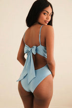 Cargar imagen en el visor de la galería, Crystal Baby Blue