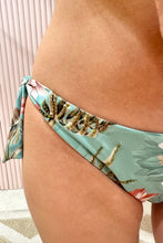 Load image into Gallery viewer, Valentina Bikini
