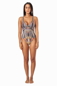 Tura One Piece